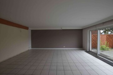 Wohnzimmer - Aussicht sucht Weitsicht 3 Zimmererdgeschoßwohnung mit Gartenanteil, Garage u. Stellplatz WE 01