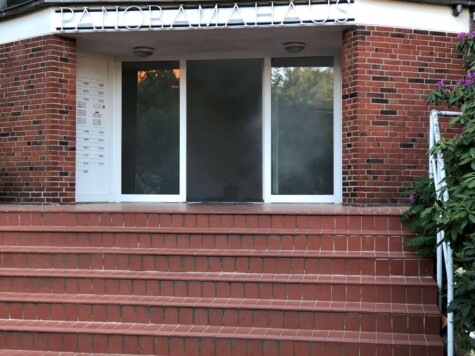 2 Zimmer Eckwohnung mit Balkon im Panorama Haus 2 Obergeschoss - Hauseingang (8473)