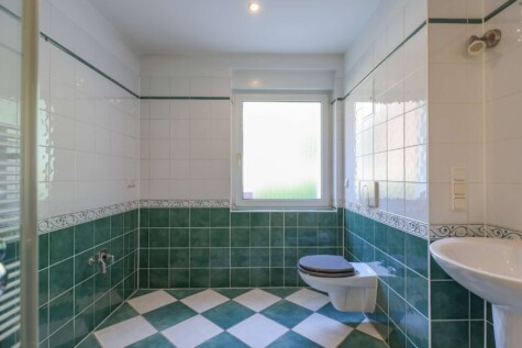 Eigentumswohnung in Stadtvilla zzgl Stpl u. Gartenanteil angrenz.am Berliner Forst - Bad Souterrain II (8358)