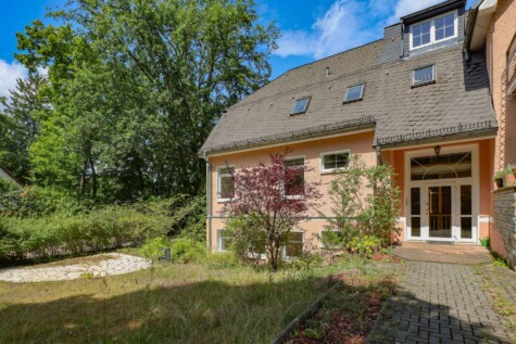 Eigentumswohnung in Stadtvilla zzgl Stpl u. Gartenanteil angrenz.am Berliner Forst - Hauseingang (8332)