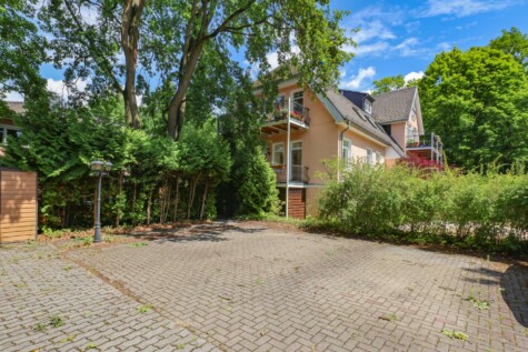 Eigentumswohnung in Stadtvilla zzgl Stpl u. Gartenanteil angrenz.am Berliner Forst - Stellplatz (8388)